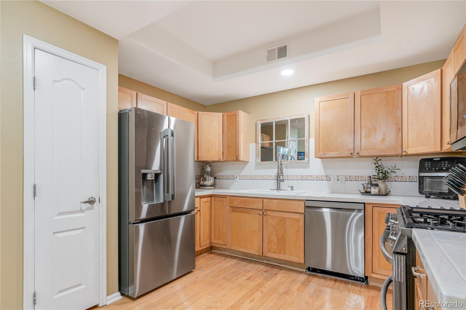 MLS Image #7 for 1655 n humboldt street,denver, Colorado