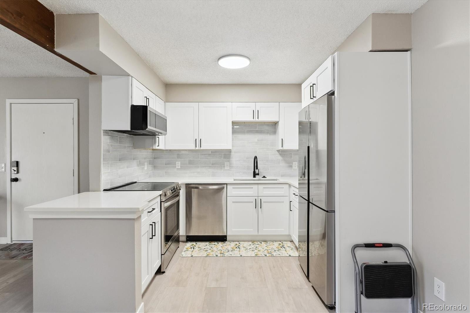 MLS Image #7 for 3335 s ammons street,lakewood, Colorado