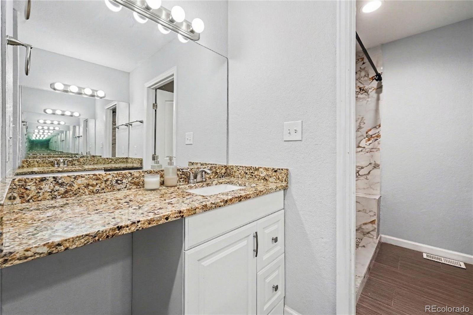 MLS Image #7 for 10490 w jewell avenue,lakewood, Colorado