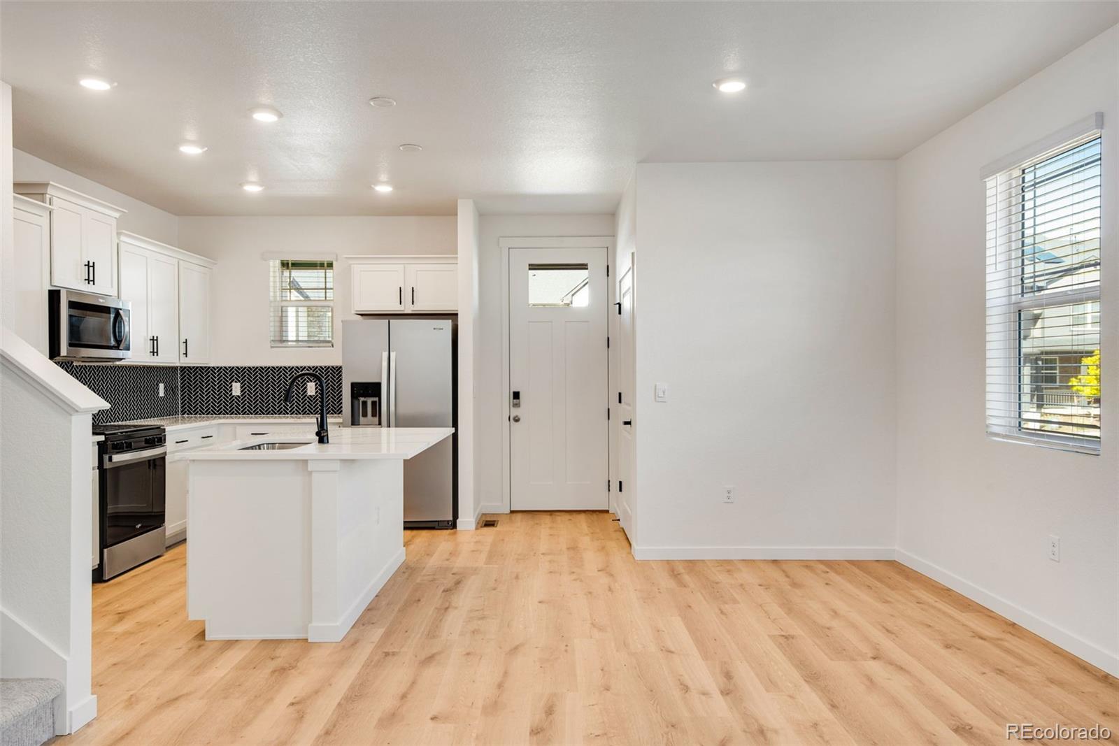MLS Image #9 for 22224 e 6th place,aurora, Colorado