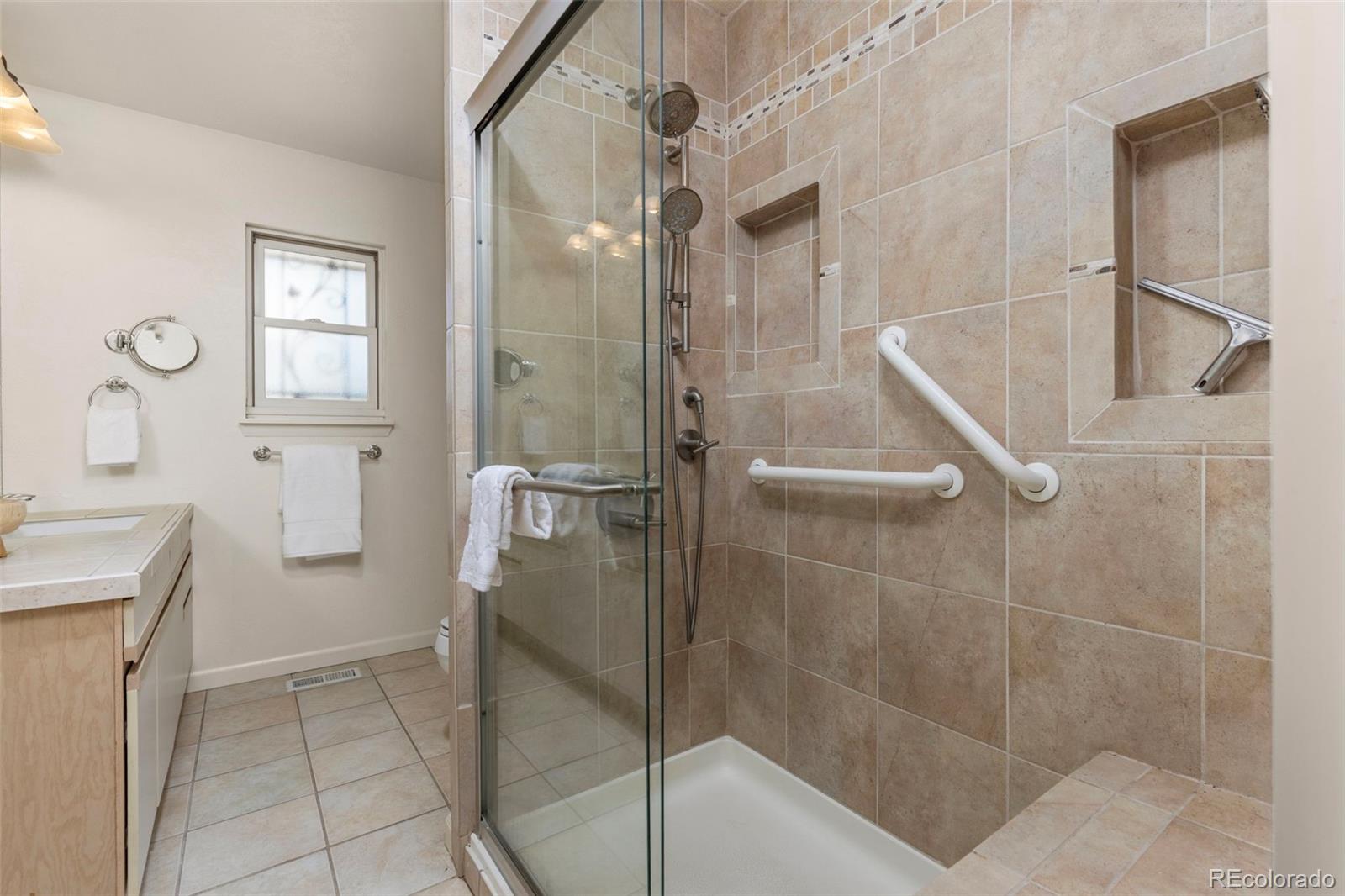 MLS Image #15 for 221  magnolia street,denver, Colorado