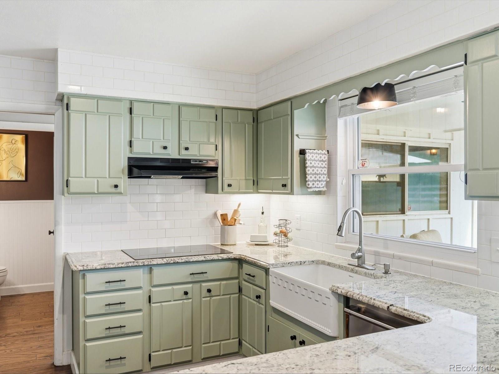 MLS Image #10 for 8566 e lehigh avenue,denver, Colorado
