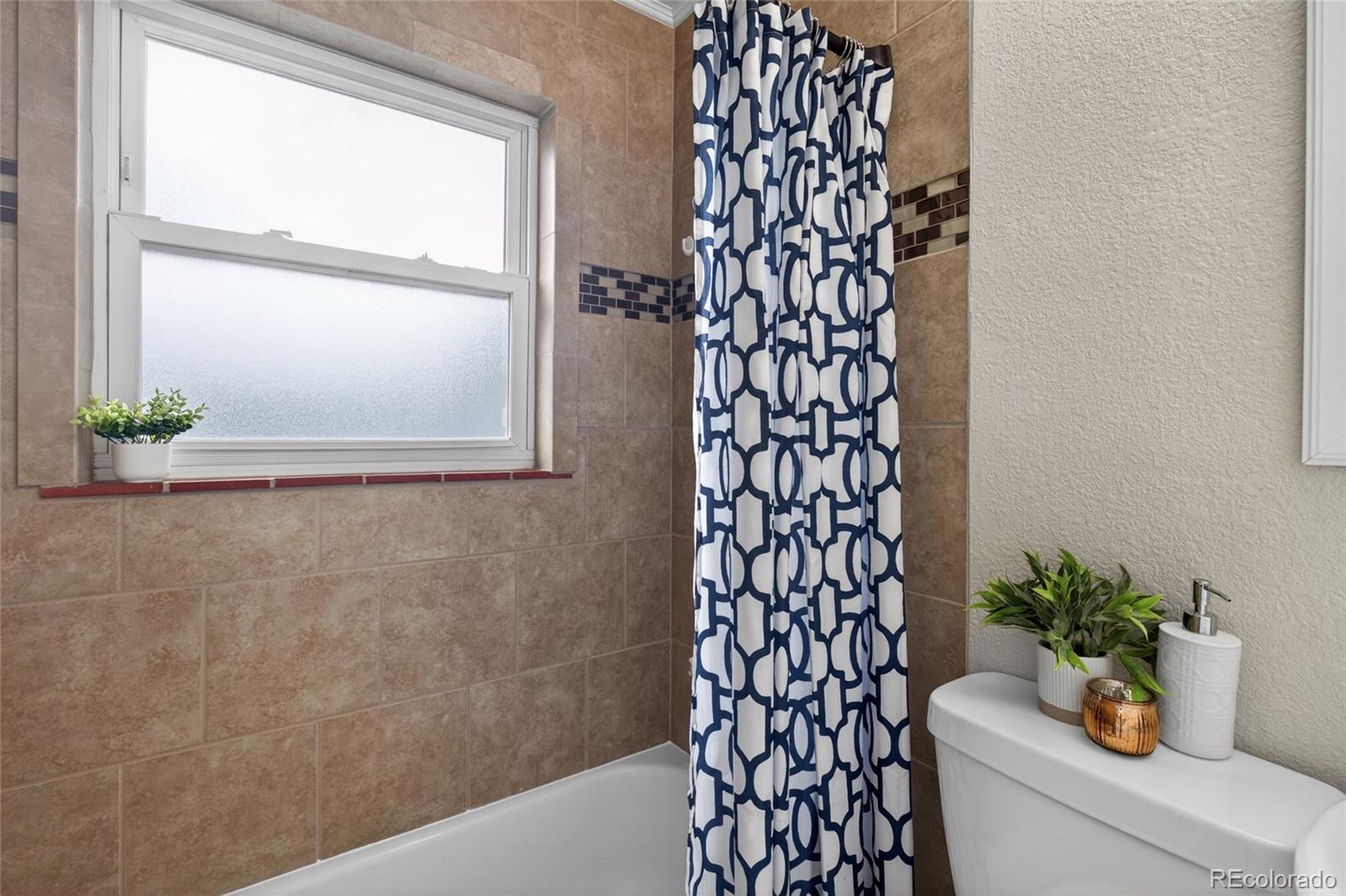 MLS Image #11 for 855 s decatur street,denver, Colorado