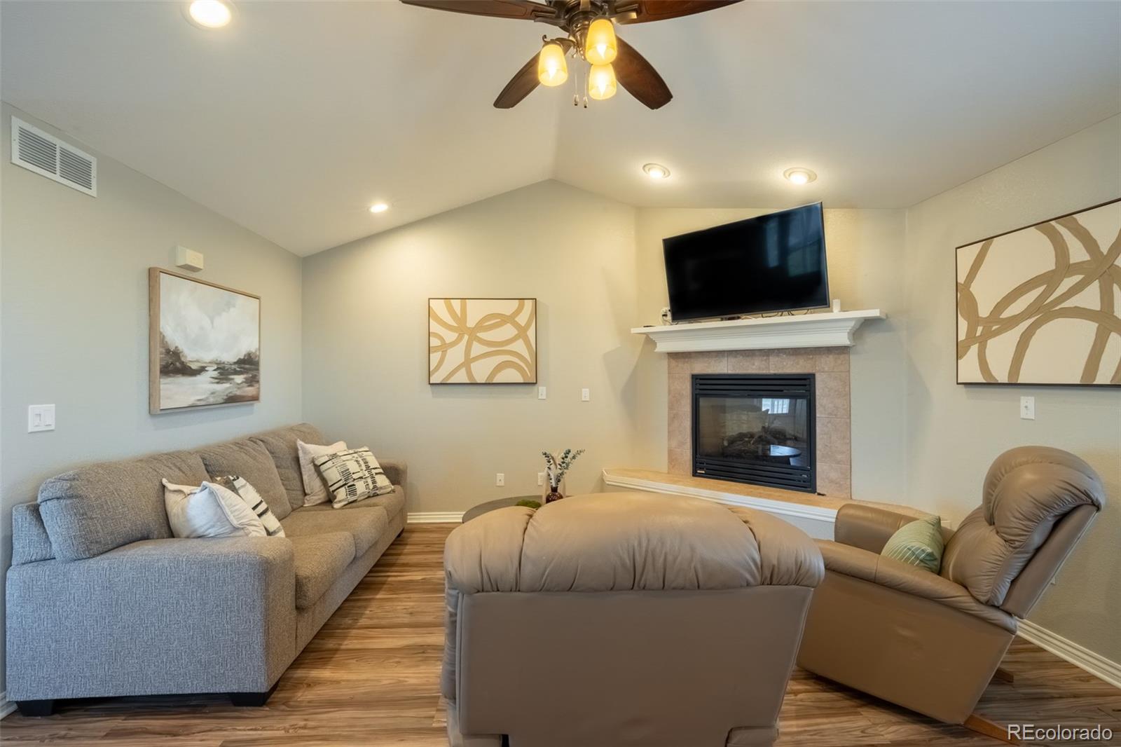 MLS Image #6 for 905  pawnee street,strasburg, Colorado