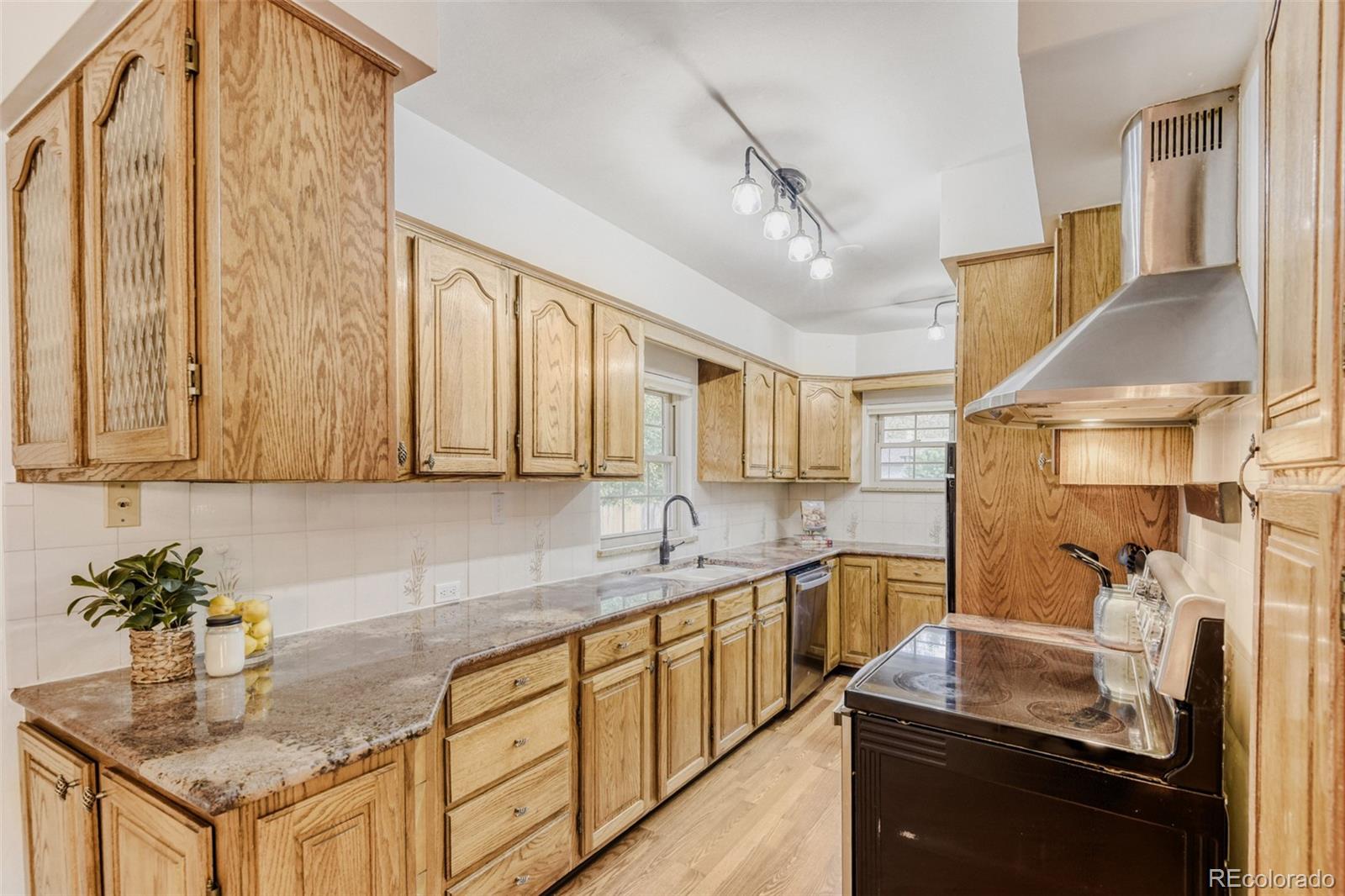 MLS Image #5 for 3171 s williams street,englewood, Colorado