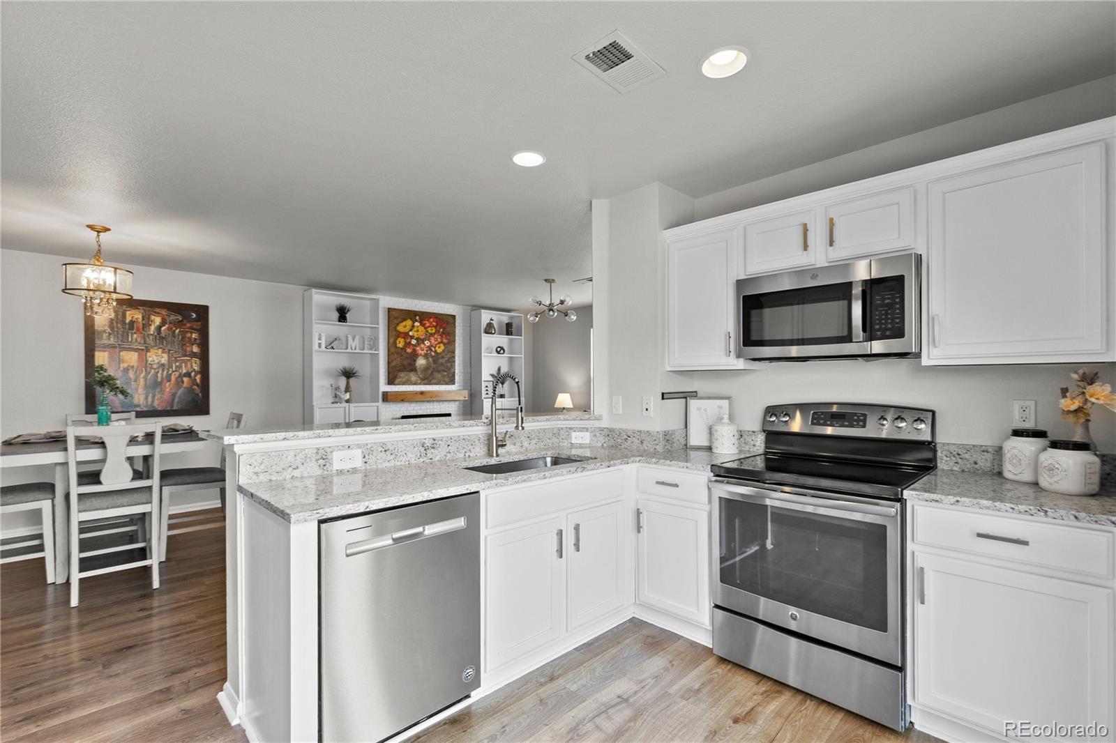 MLS Image #20 for 2050  spruce street,denver, Colorado