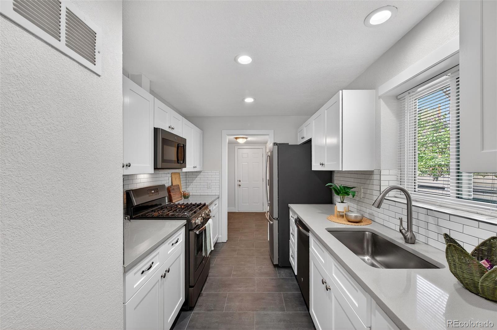 MLS Image #8 for 1769  hanover street,aurora, Colorado