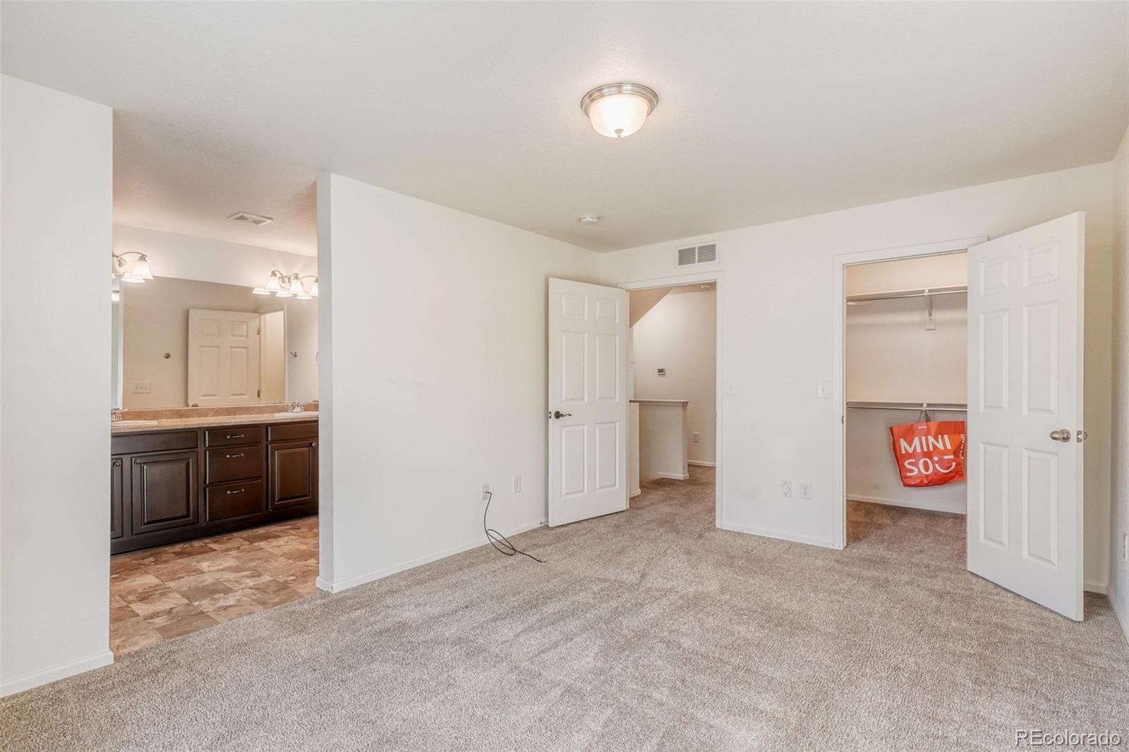 MLS Image #18 for 19001 e 55th avenue,denver, Colorado