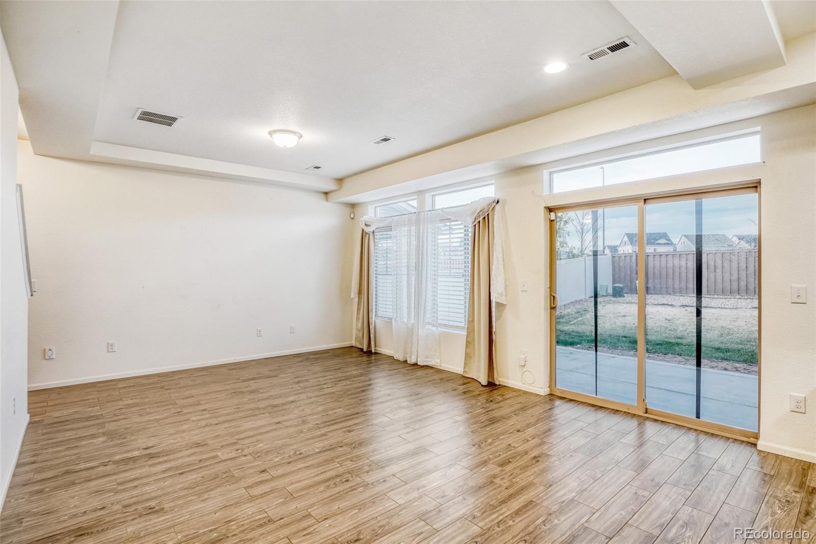 MLS Image #5 for 19001 e 55th avenue,denver, Colorado