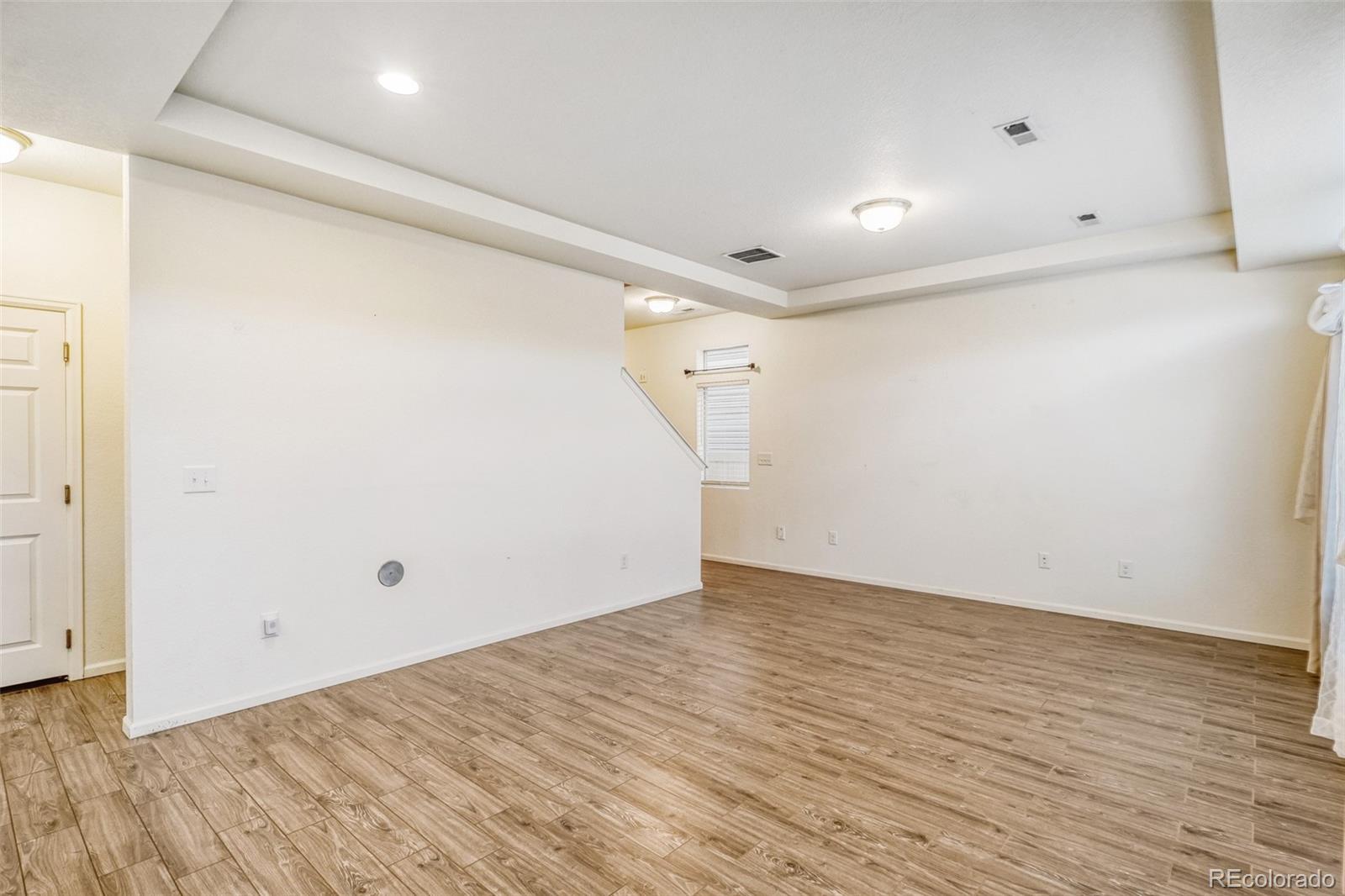 MLS Image #6 for 19001 e 55th avenue,denver, Colorado