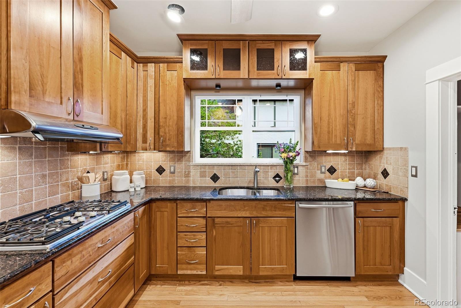 MLS Image #18 for 309 s high street,denver, Colorado