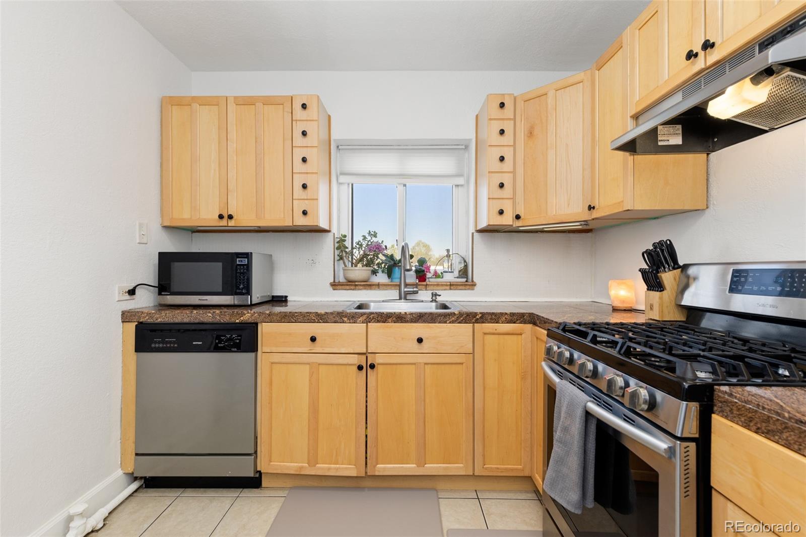 MLS Image #15 for 1481  ash street,denver, Colorado