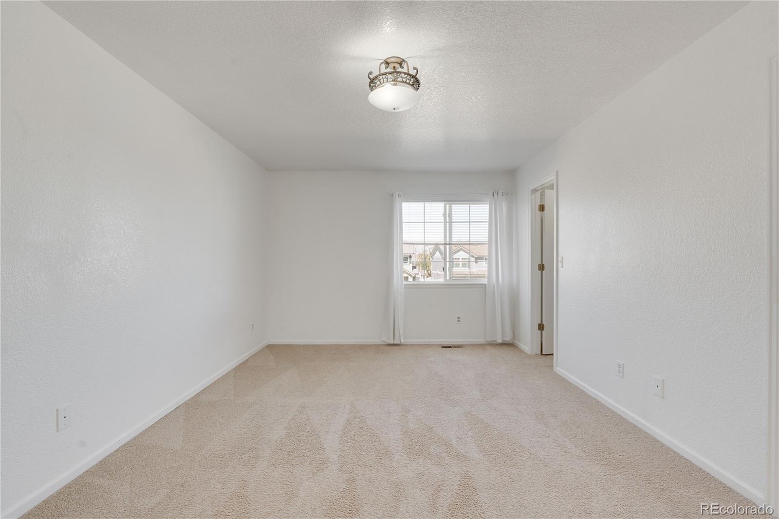 MLS Image #13 for 19656 e 50th avenue,denver, Colorado