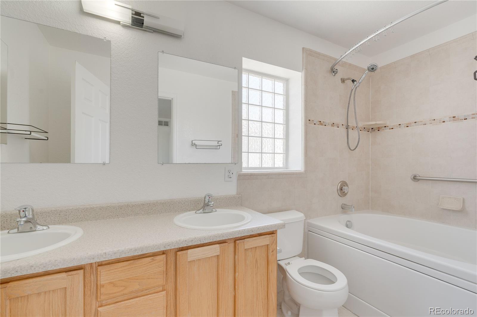 MLS Image #15 for 19656 e 50th avenue,denver, Colorado
