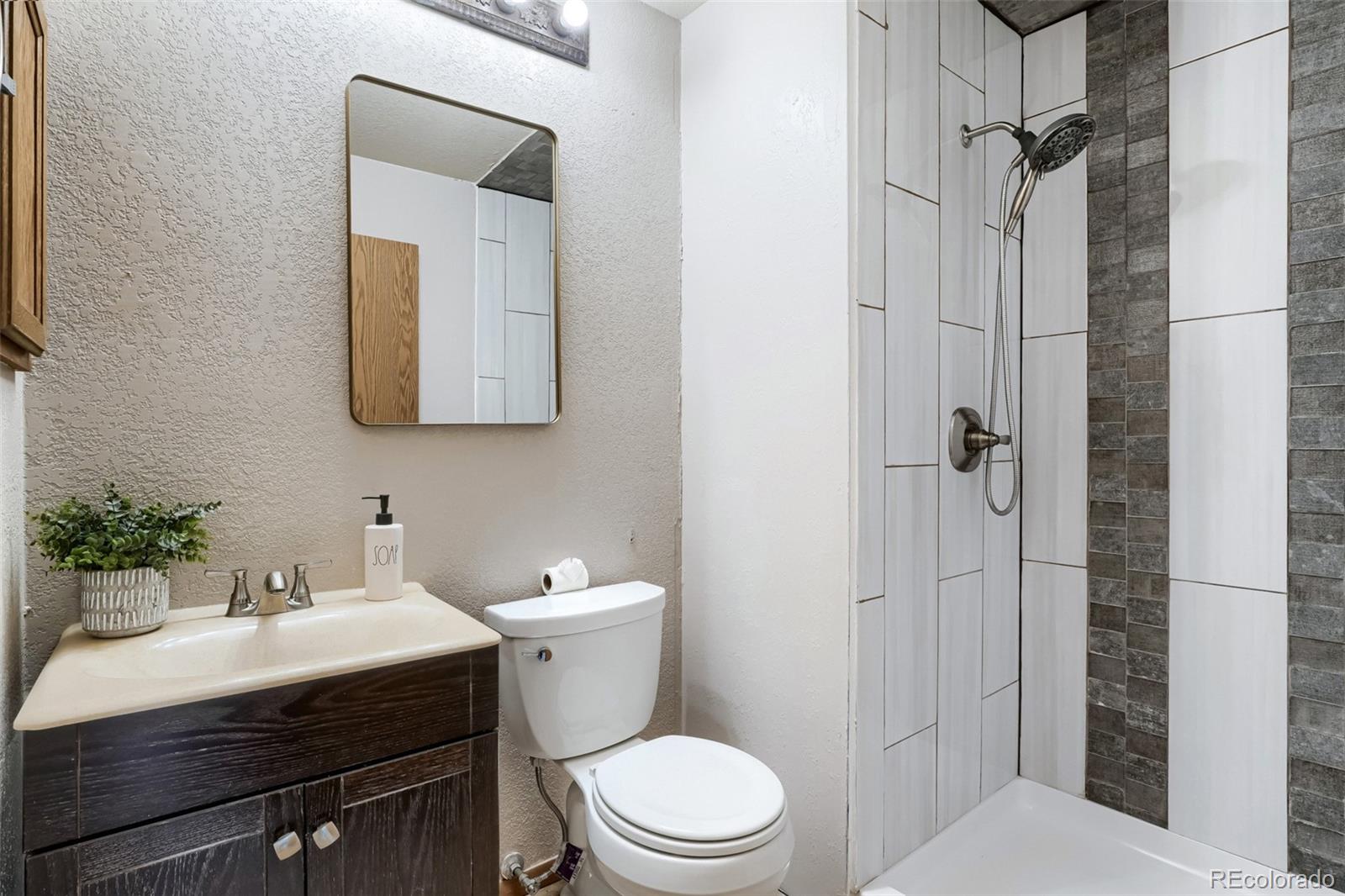 MLS Image #14 for 11913 e kepner drive ,aurora, Colorado