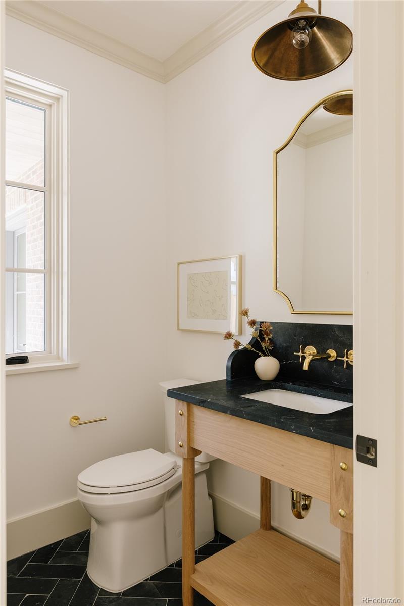 MLS Image #11 for 858 s saint paul street,denver, Colorado