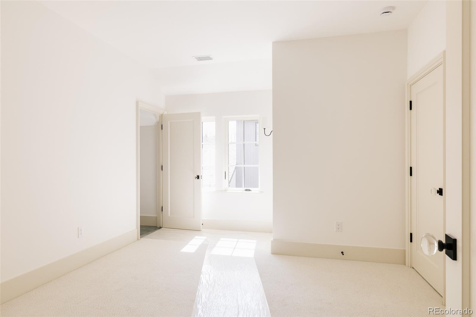 MLS Image #21 for 858 s saint paul street,denver, Colorado