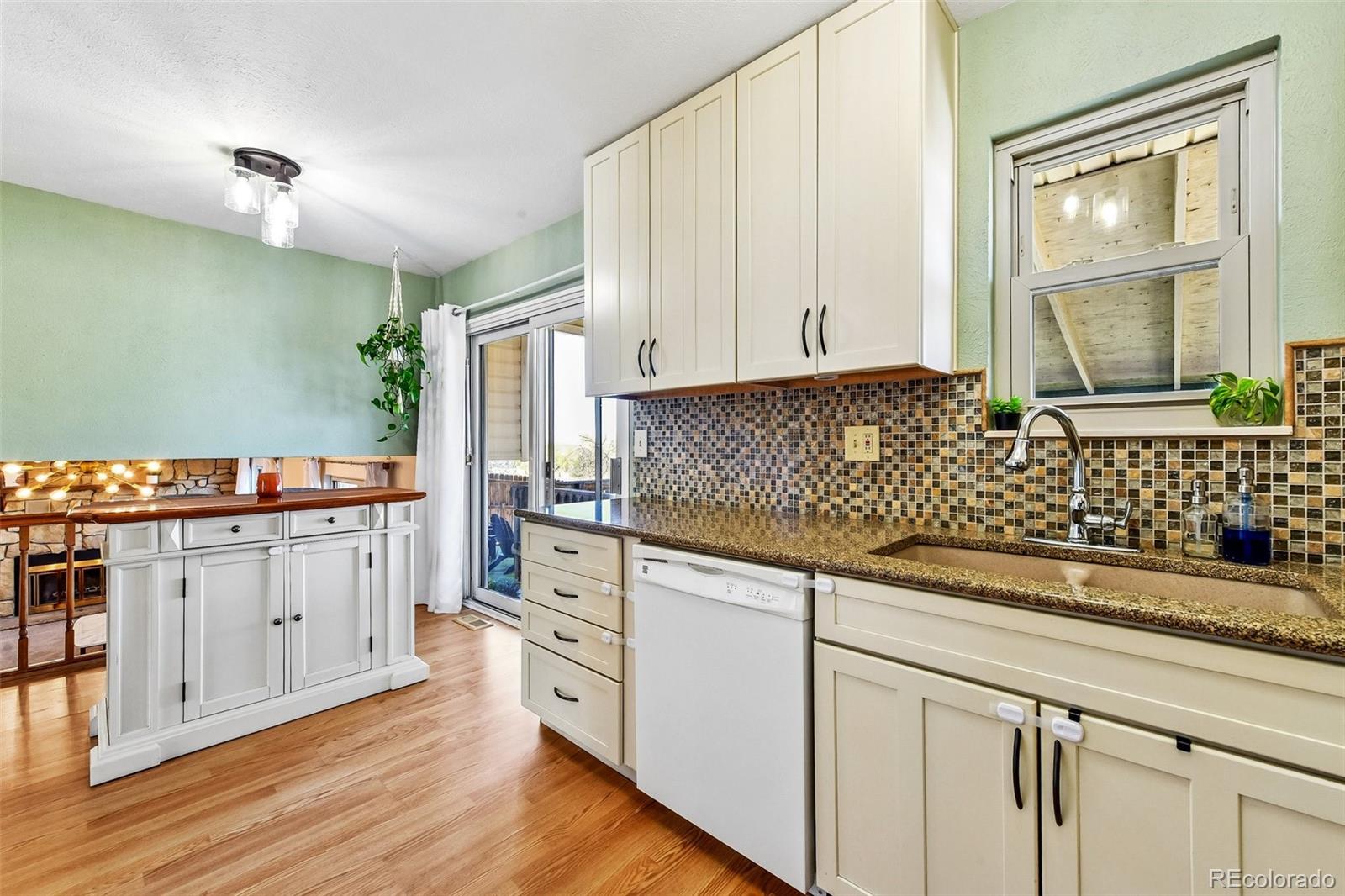 MLS Image #10 for 15979 e 18th place,aurora, Colorado