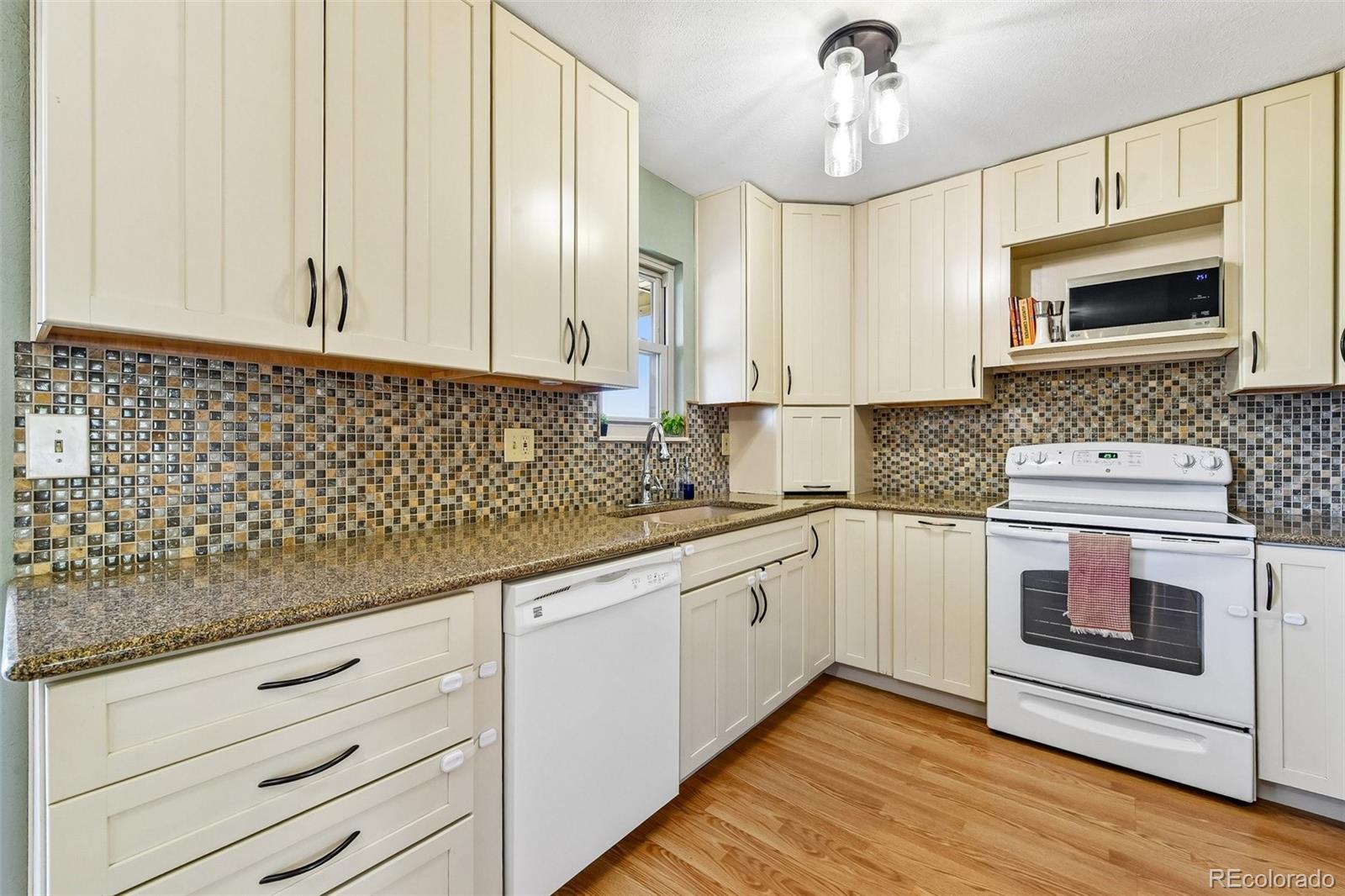 MLS Image #9 for 15979 e 18th place,aurora, Colorado