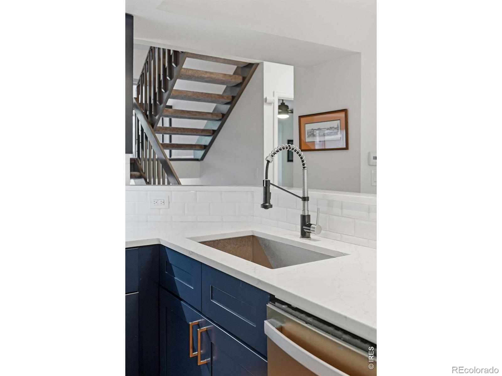 MLS Image #10 for 911  cleveland court,louisville, Colorado
