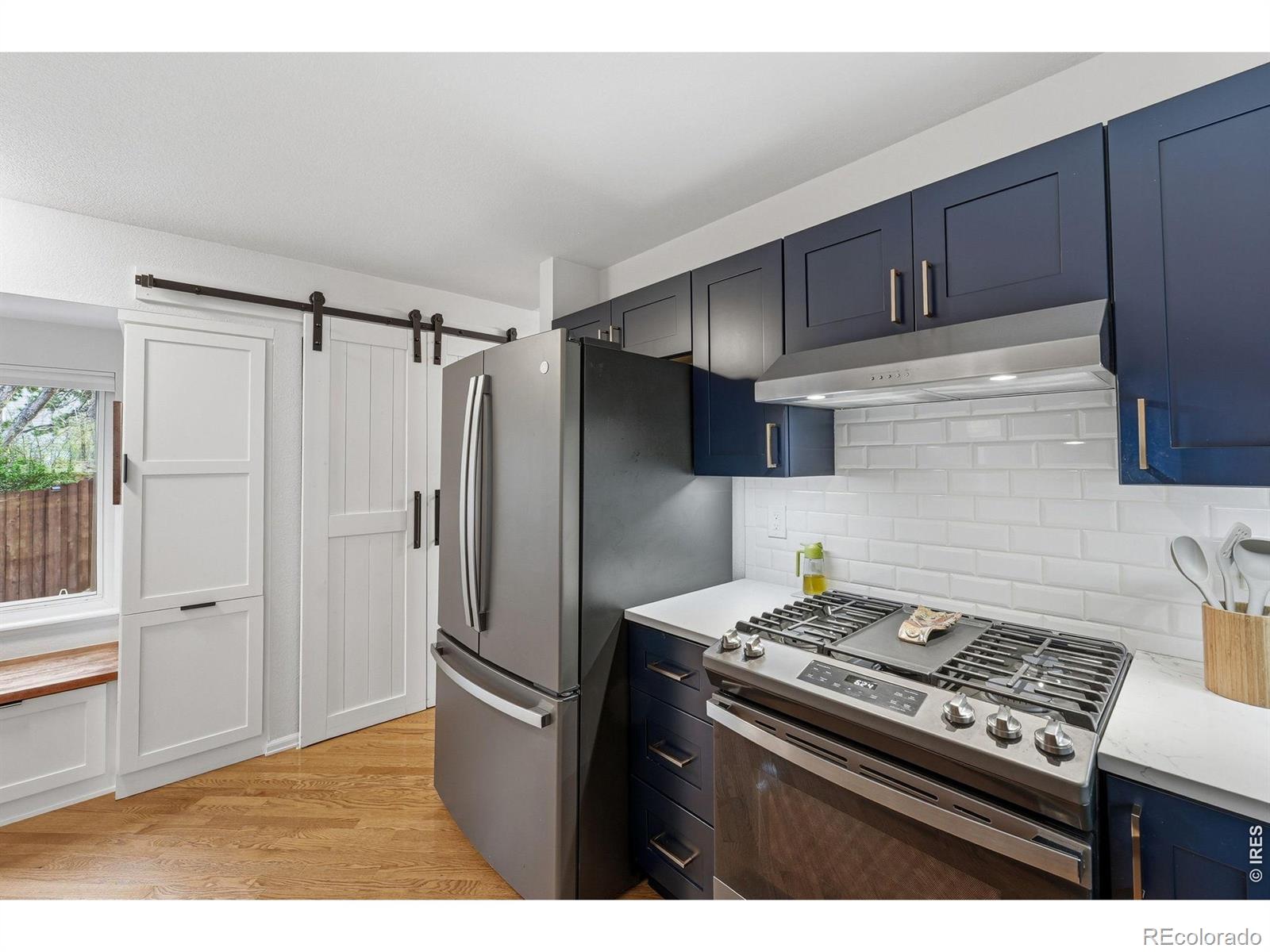 MLS Image #9 for 911  cleveland court,louisville, Colorado