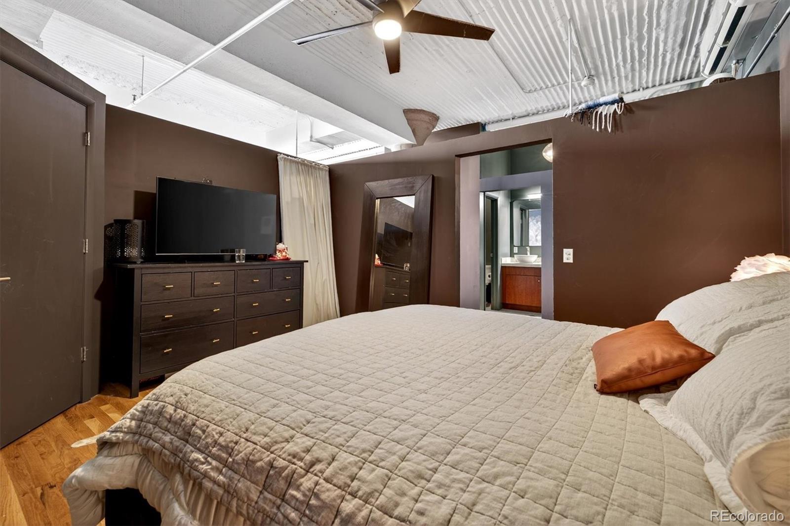 MLS Image #19 for 2261  blake street 4f,denver, Colorado