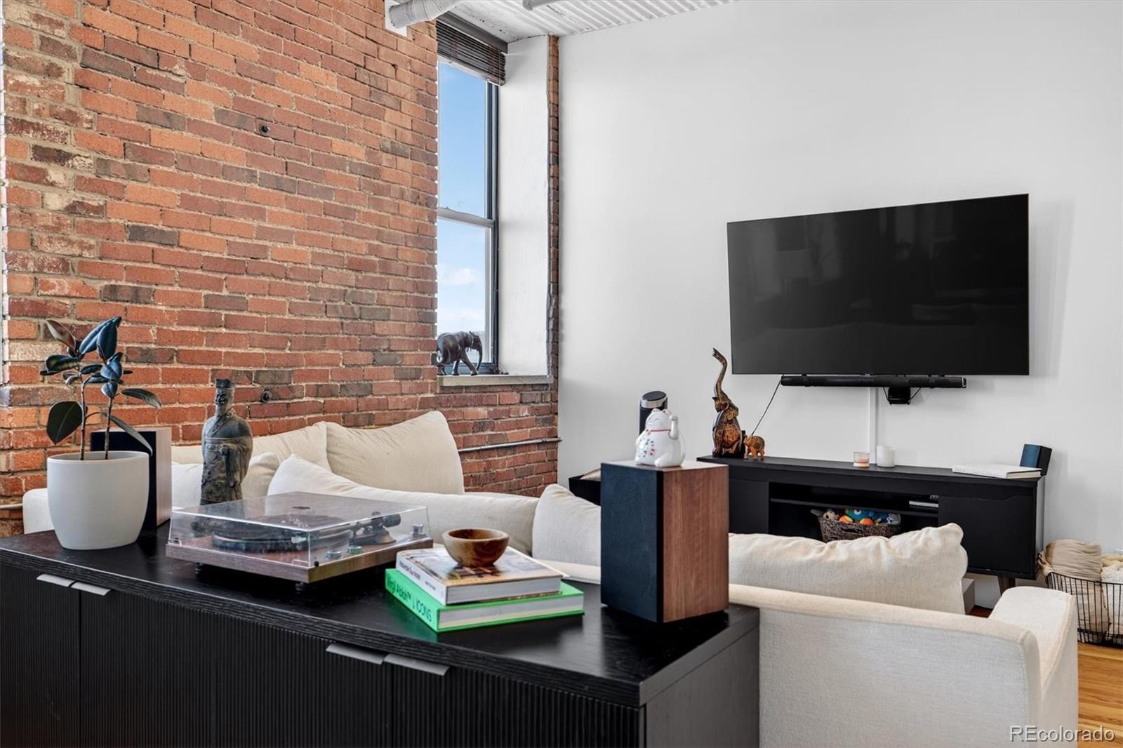MLS Image #4 for 2261  blake street 4f,denver, Colorado
