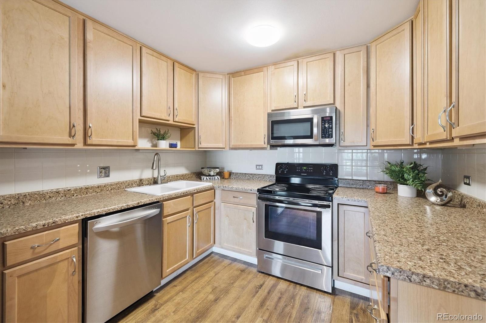 MLS Image #3 for 9155 e center avenue 2d,denver, Colorado