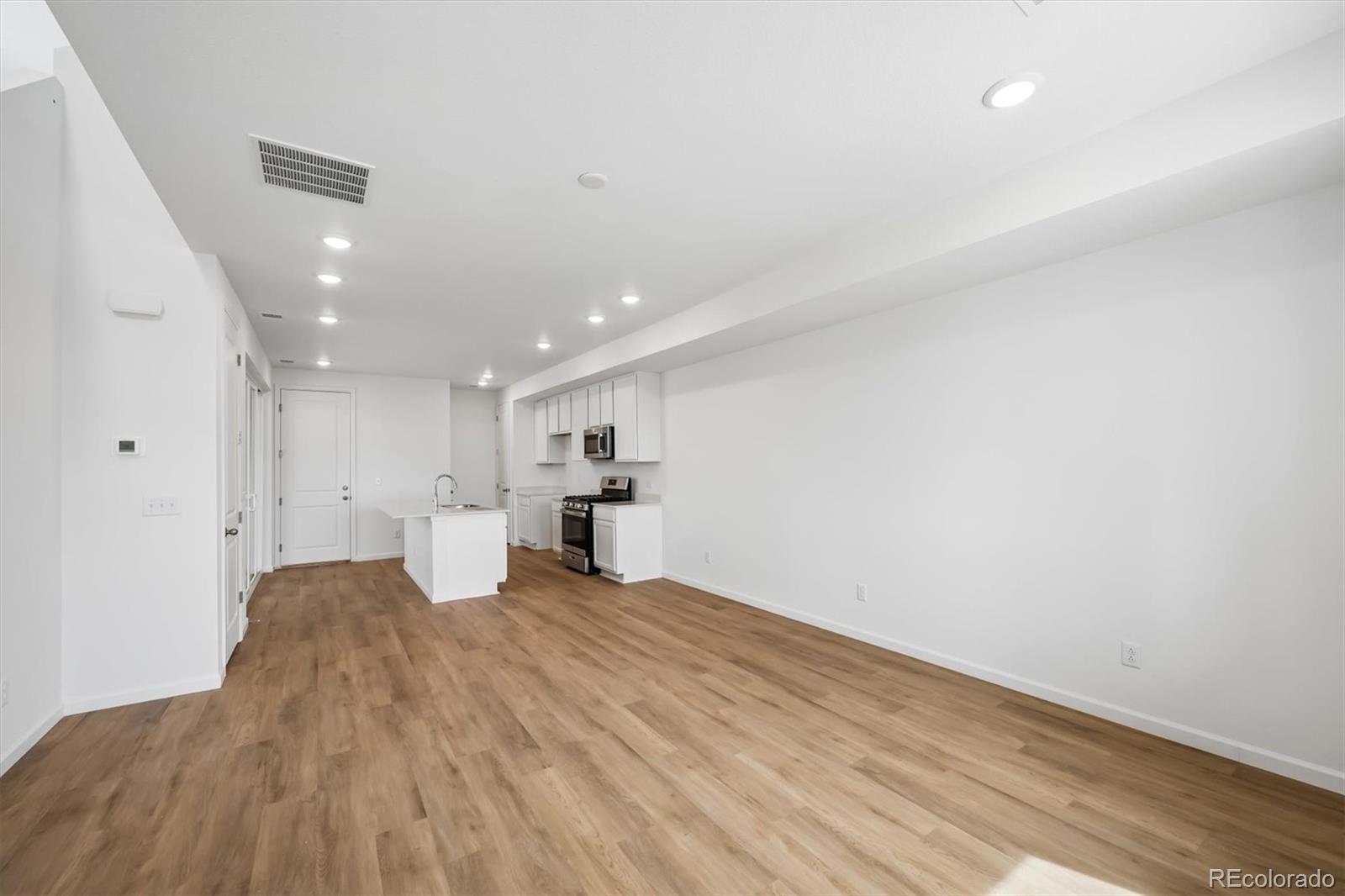 MLS Image #3 for 24131 e 30th place,aurora, Colorado