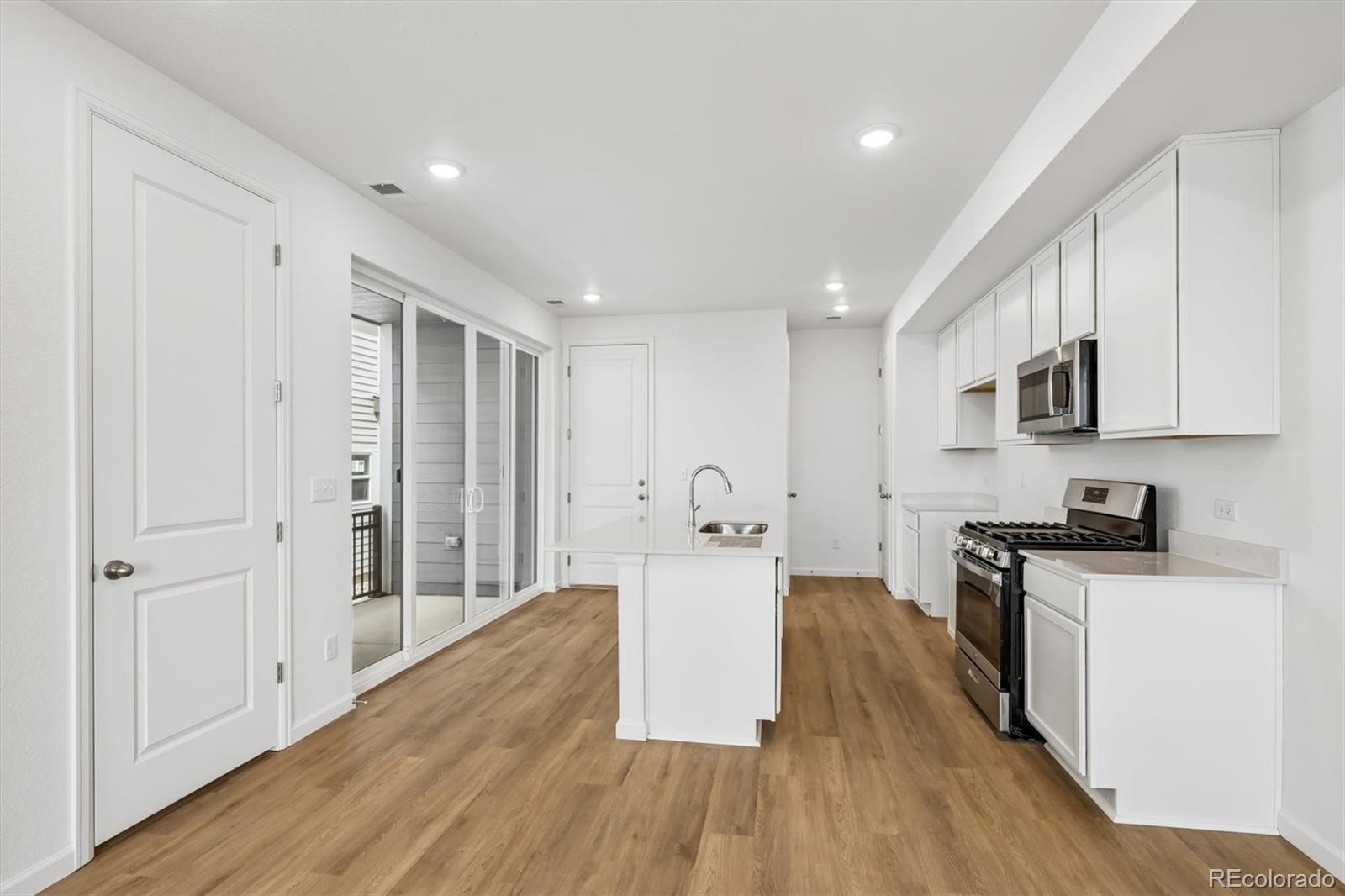 MLS Image #5 for 24131 e 30th place,aurora, Colorado