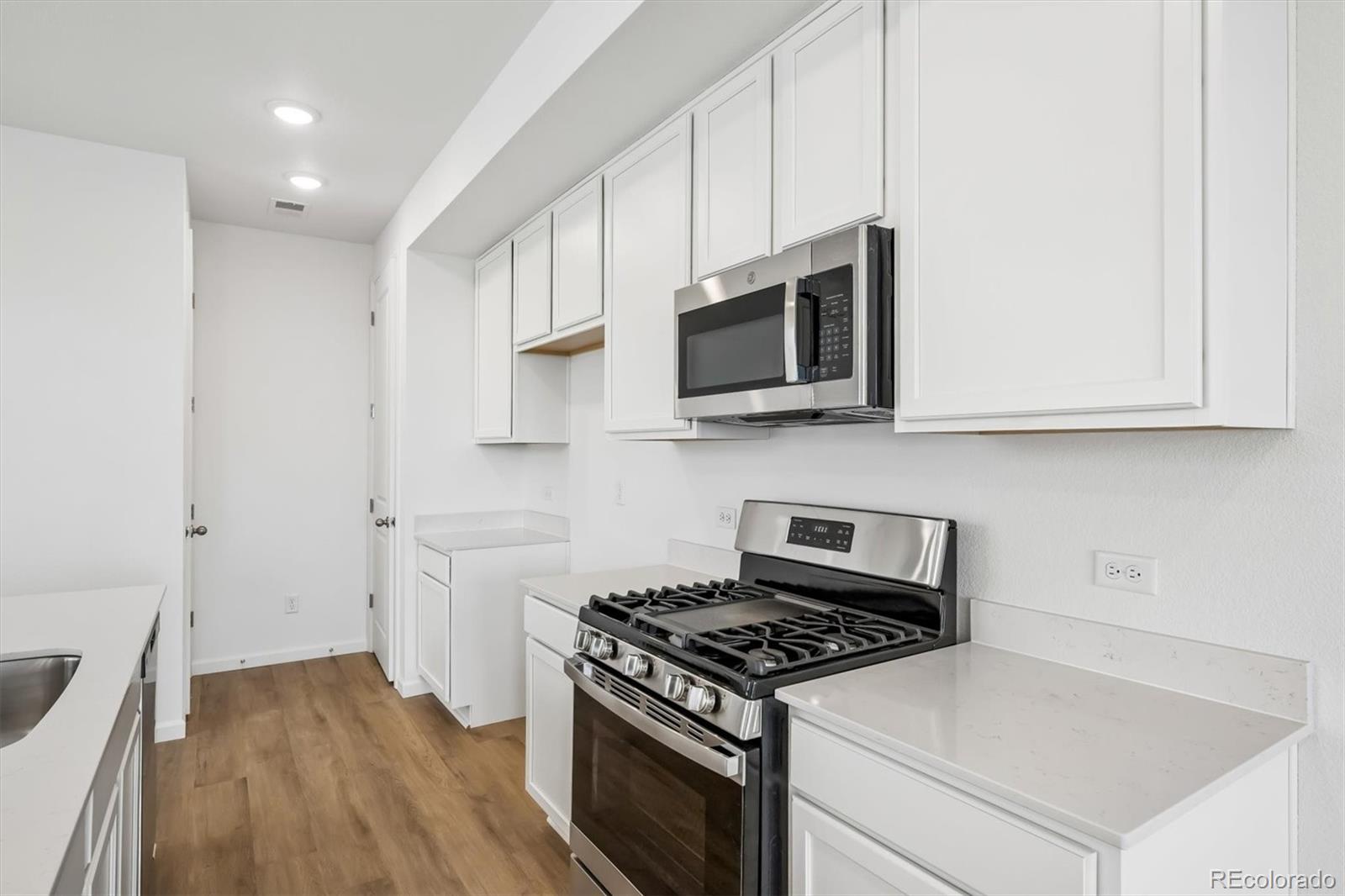 MLS Image #7 for 24131 e 30th place,aurora, Colorado