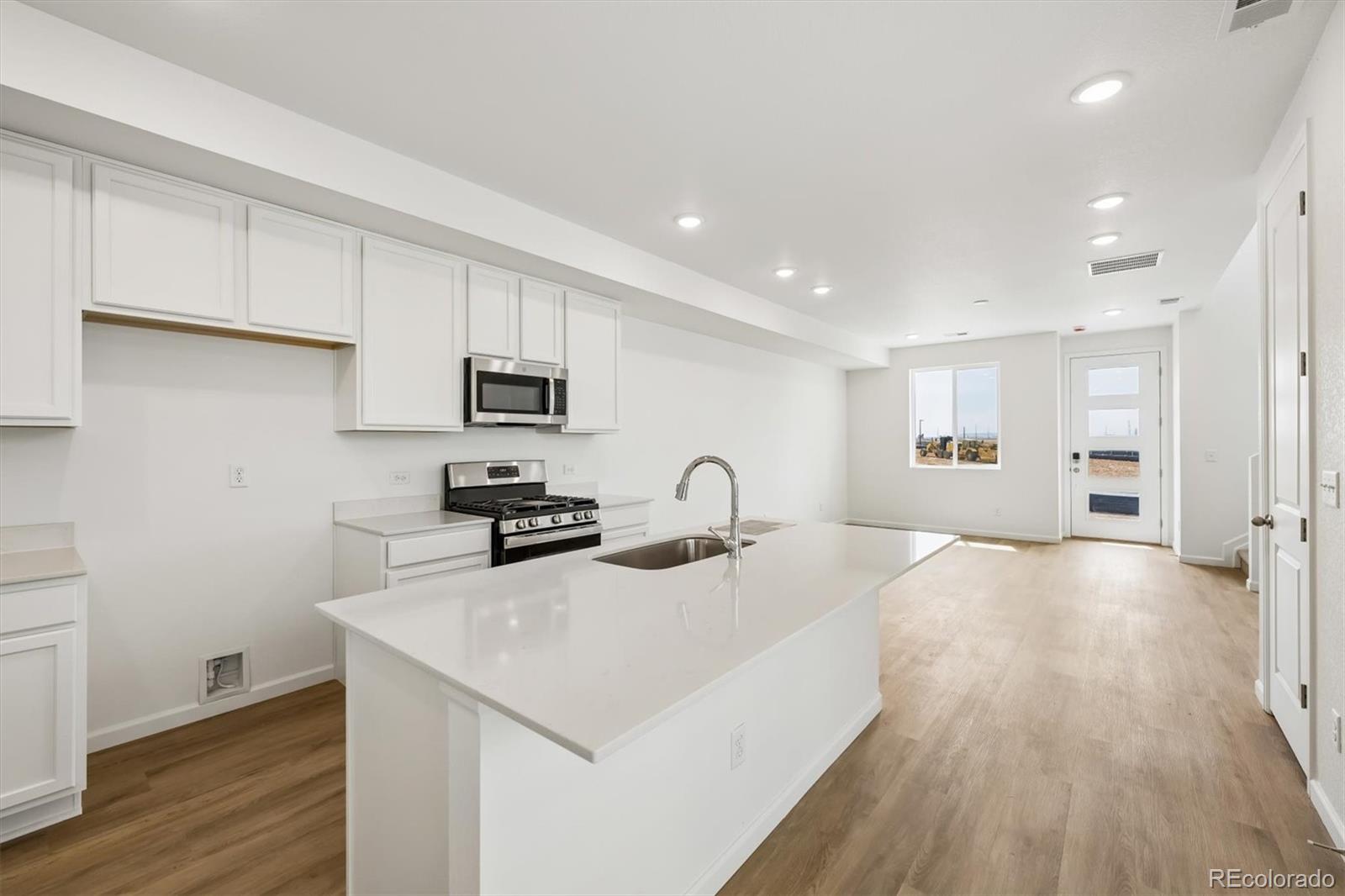 MLS Image #9 for 24131 e 30th place,aurora, Colorado
