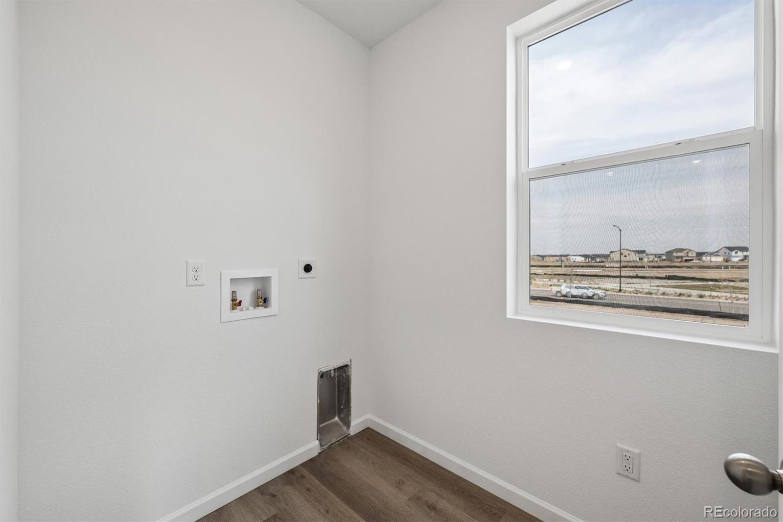 MLS Image #15 for 24161 e 30th place,aurora, Colorado