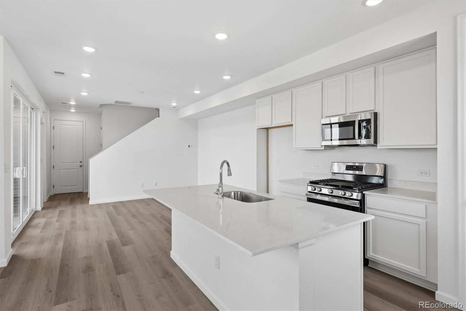 MLS Image #6 for 24161 e 30th place,aurora, Colorado