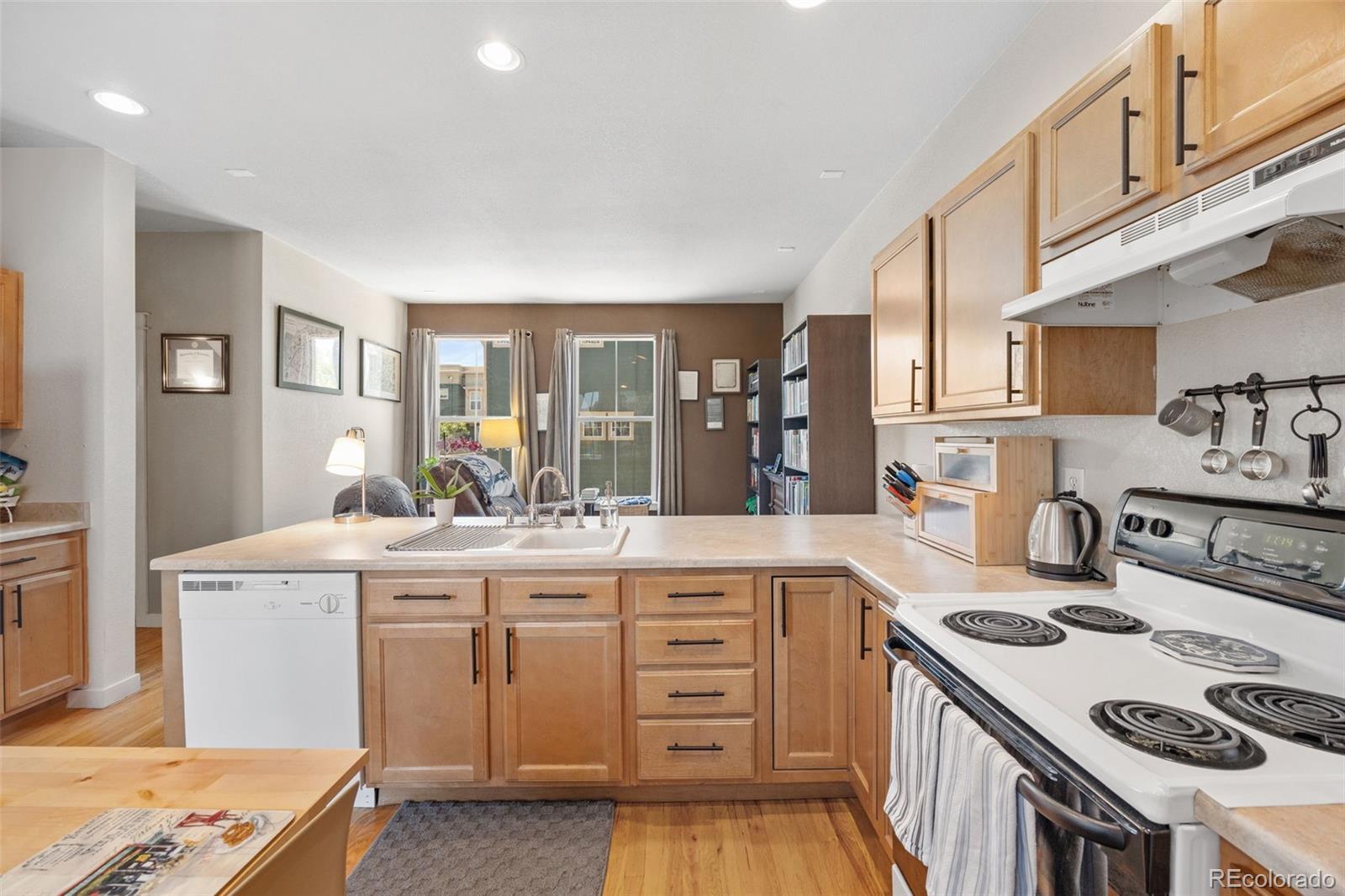 MLS Image #11 for 9358 e 107th place,henderson, Colorado