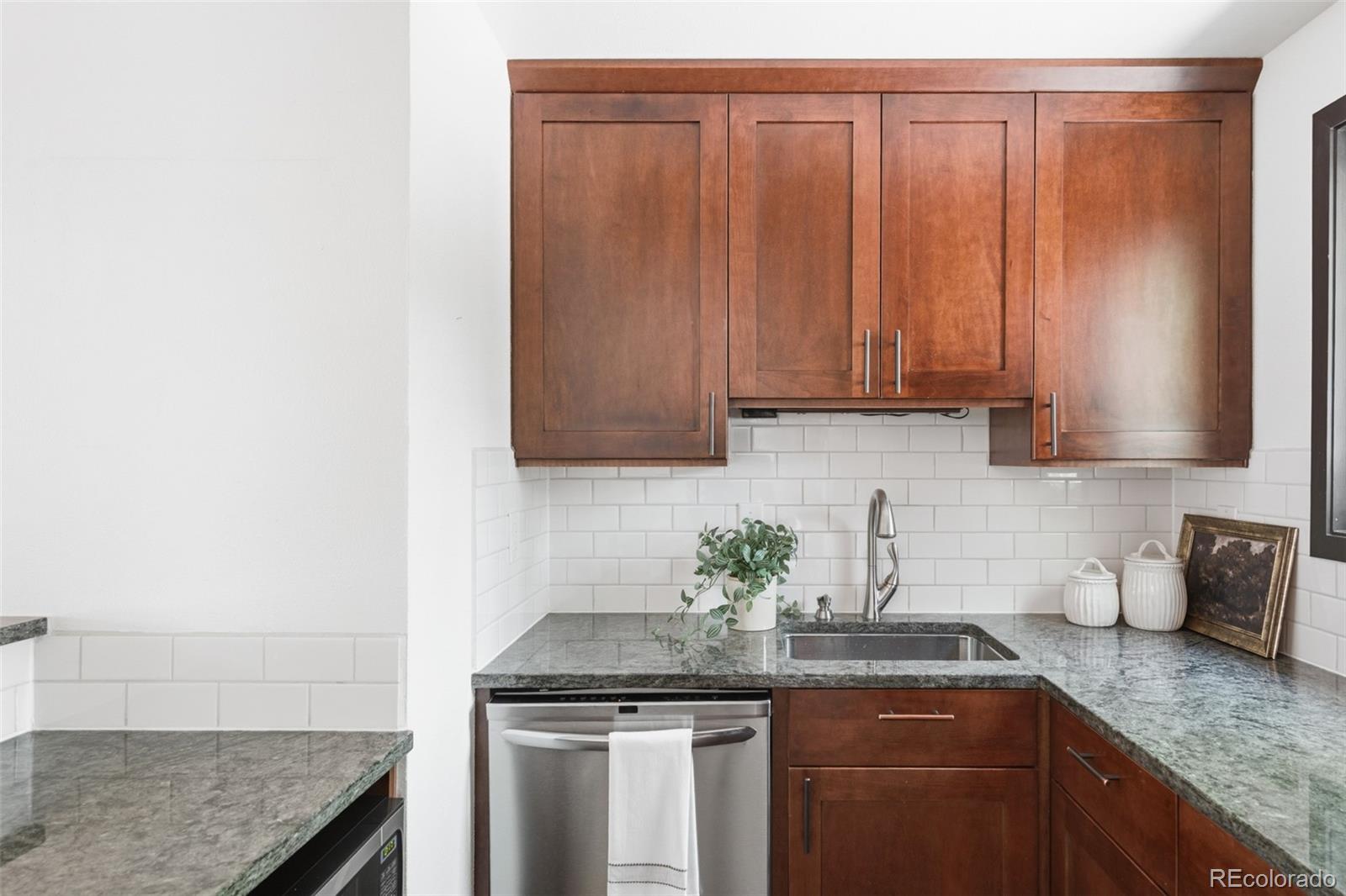 MLS Image #7 for 437 w sycamore court,louisville, Colorado