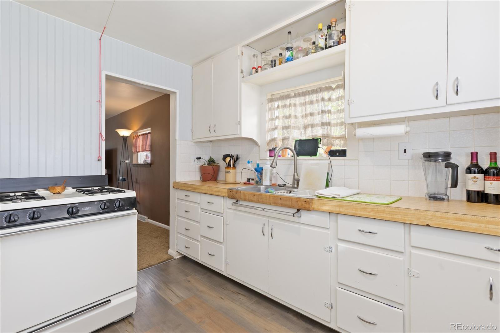 MLS Image #11 for 658 s newton street,denver, Colorado