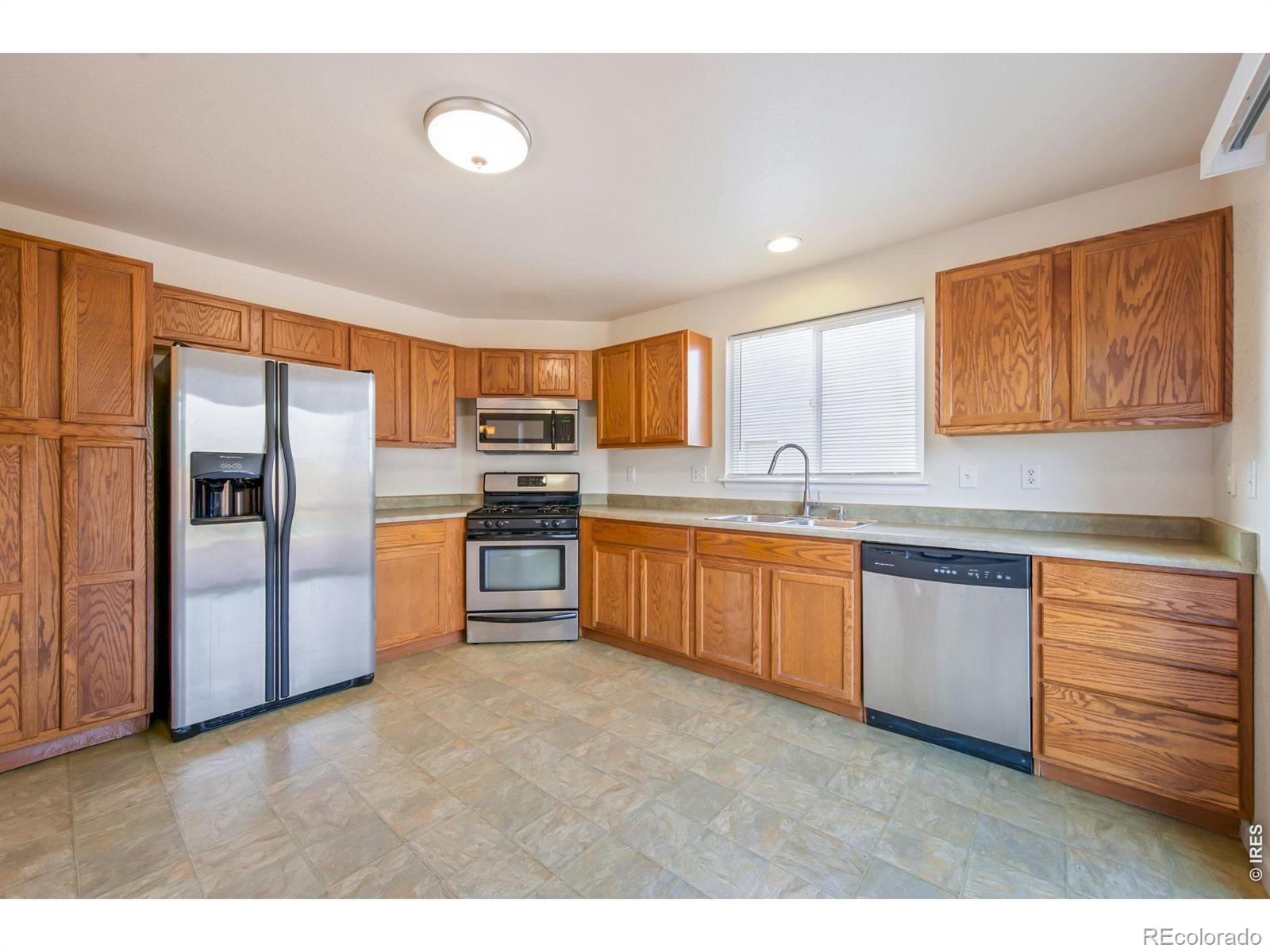 MLS Image #10 for 426  heritage lane,johnstown, Colorado