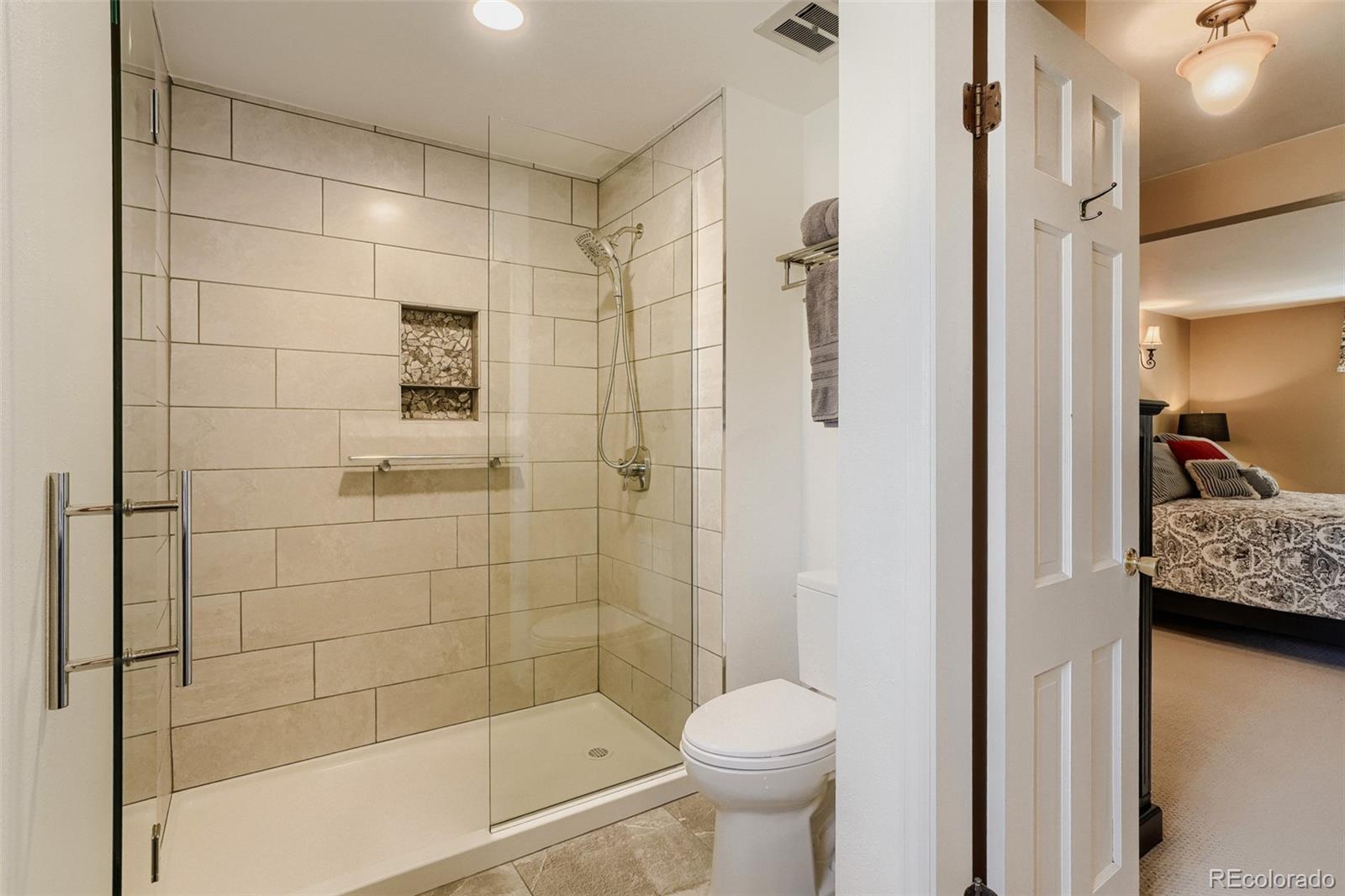 MLS Image #13 for 6690 e colorado drive,denver, Colorado