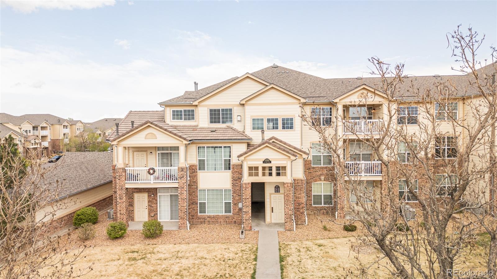MLS Image #2 for 5735 n genoa way 306,aurora, Colorado