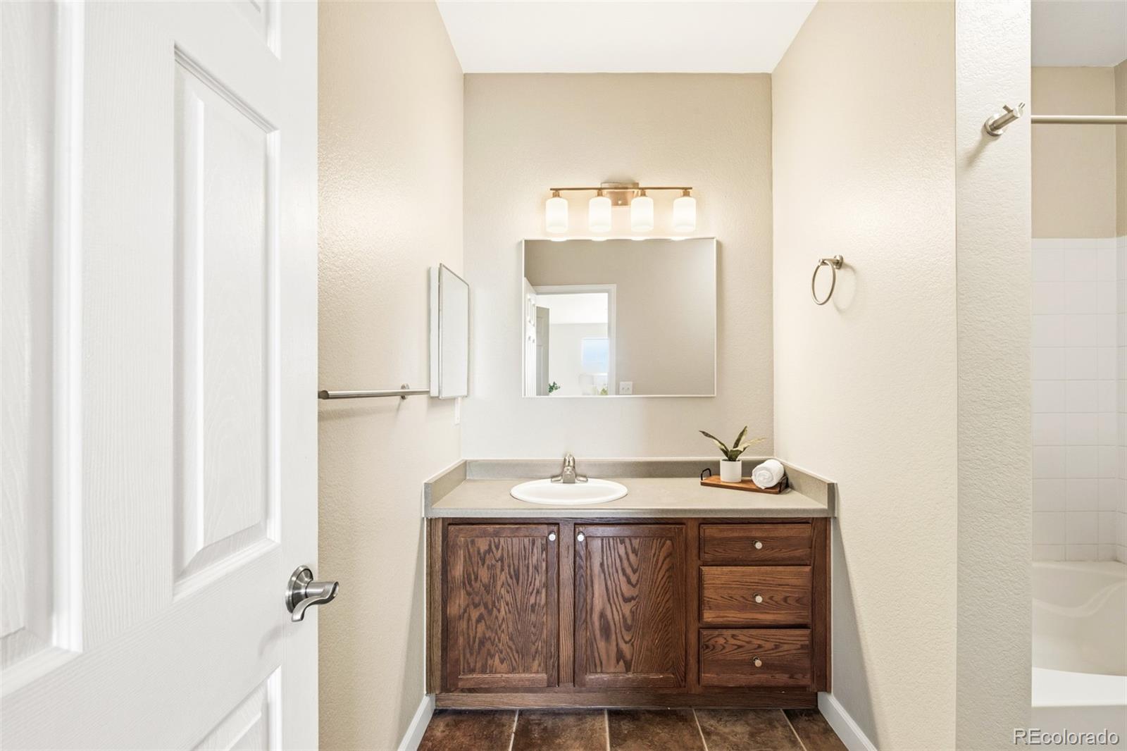 MLS Image #33 for 5735 n genoa way 306,aurora, Colorado