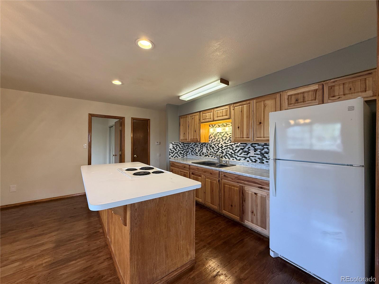 MLS Image #3 for 202  fourteenth street,alamosa, Colorado