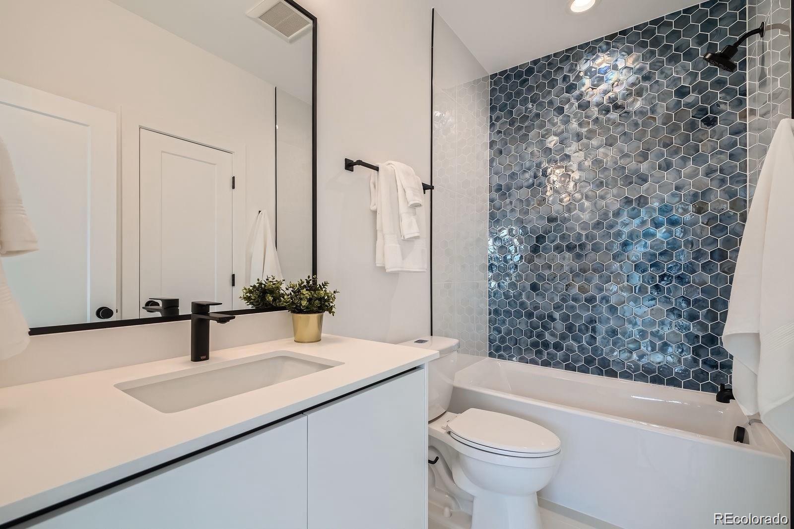MLS Image #7 for 2128  applewood drive,lakewood, Colorado