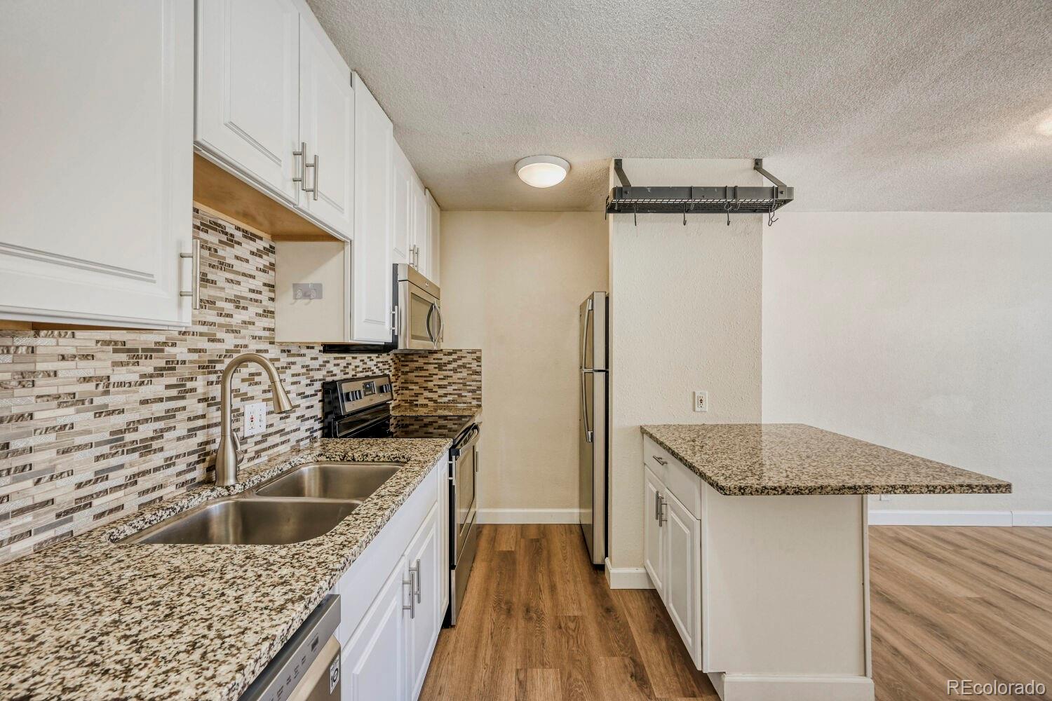 MLS Image #11 for 2500 s york street,denver, Colorado