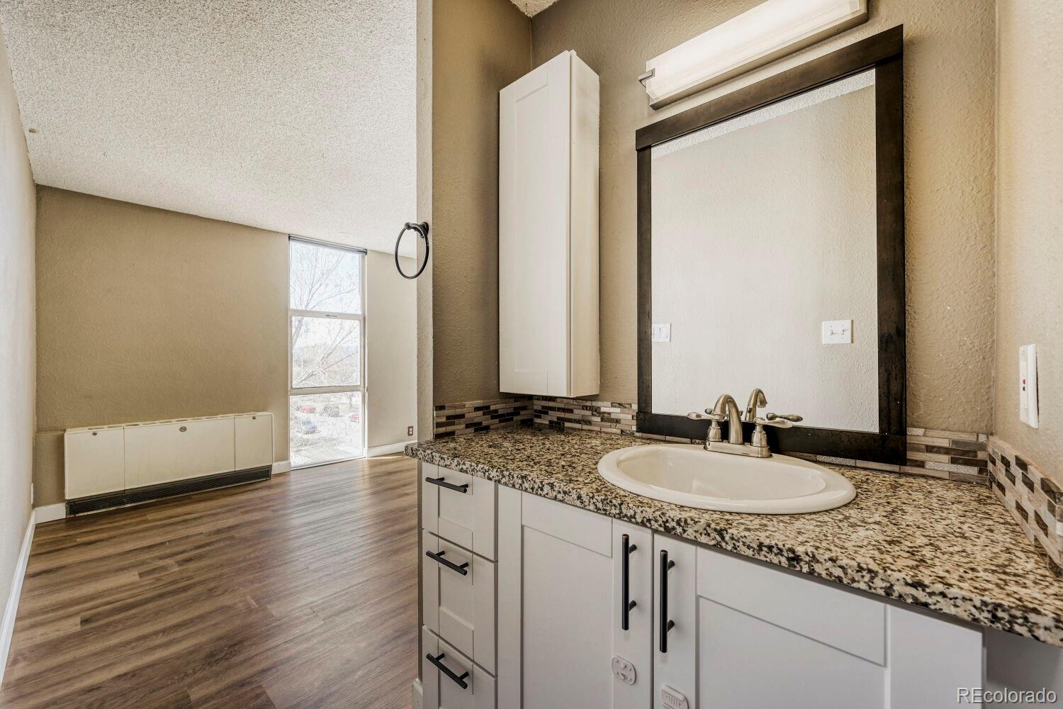 MLS Image #15 for 2500 s york street,denver, Colorado