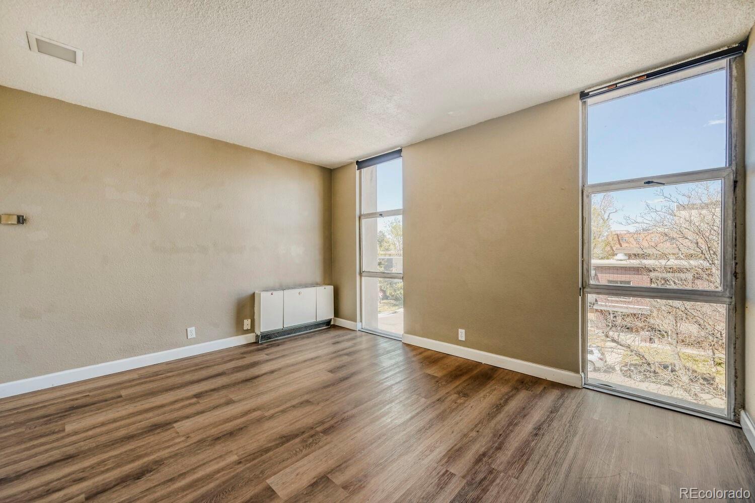 MLS Image #18 for 2500 s york street,denver, Colorado