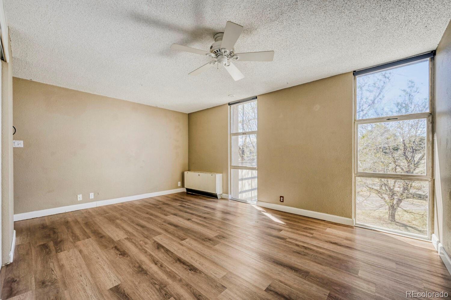 MLS Image #4 for 2500 s york street,denver, Colorado