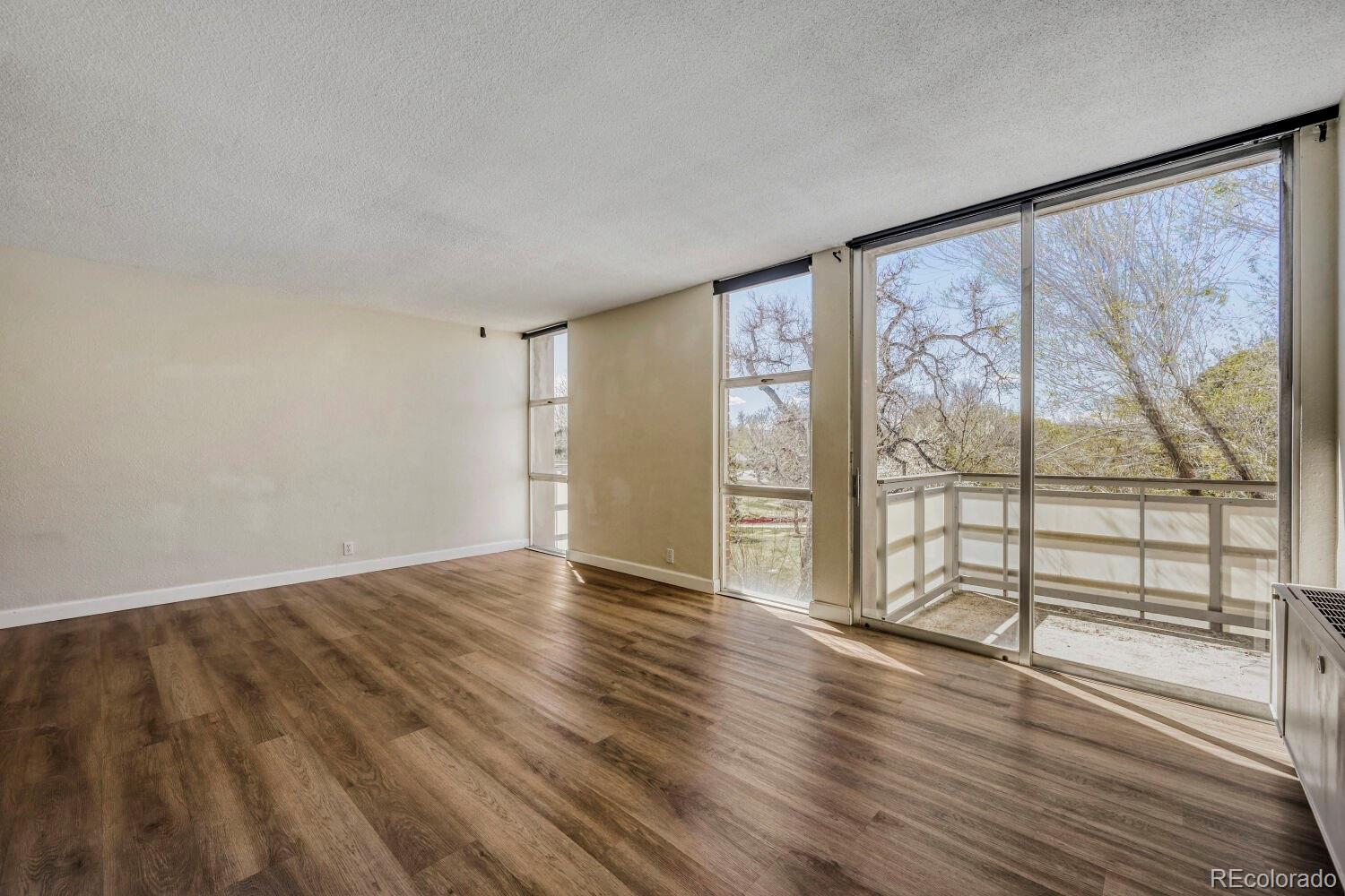 MLS Image #6 for 2500 s york street,denver, Colorado