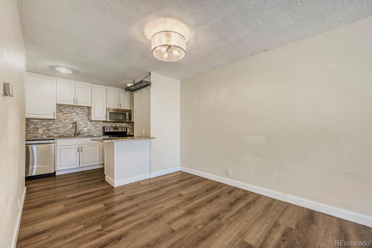 MLS Image #8 for 2500 s york street,denver, Colorado