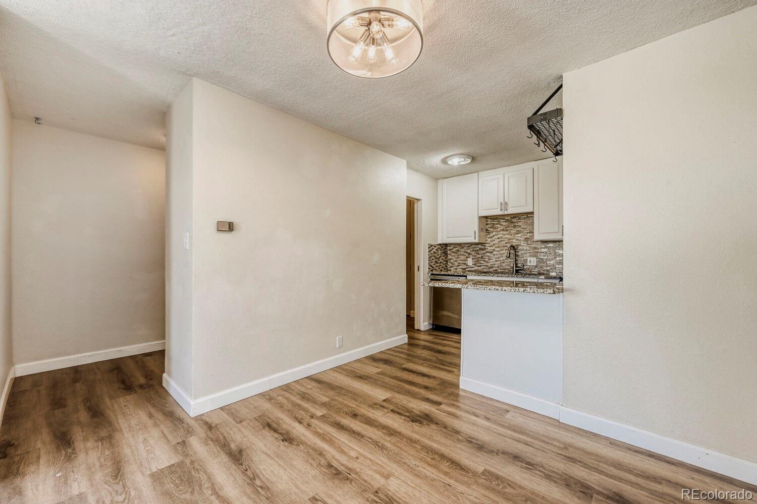 MLS Image #9 for 2500 s york street,denver, Colorado